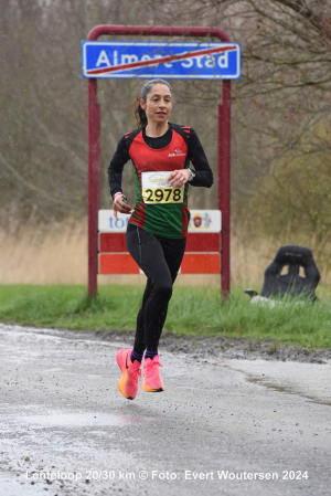 Erica loopt Almere uit