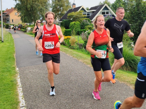 Marjan met in het zwart Niels