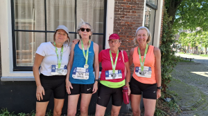 Suzan (links), Carolien, Joke en Lena