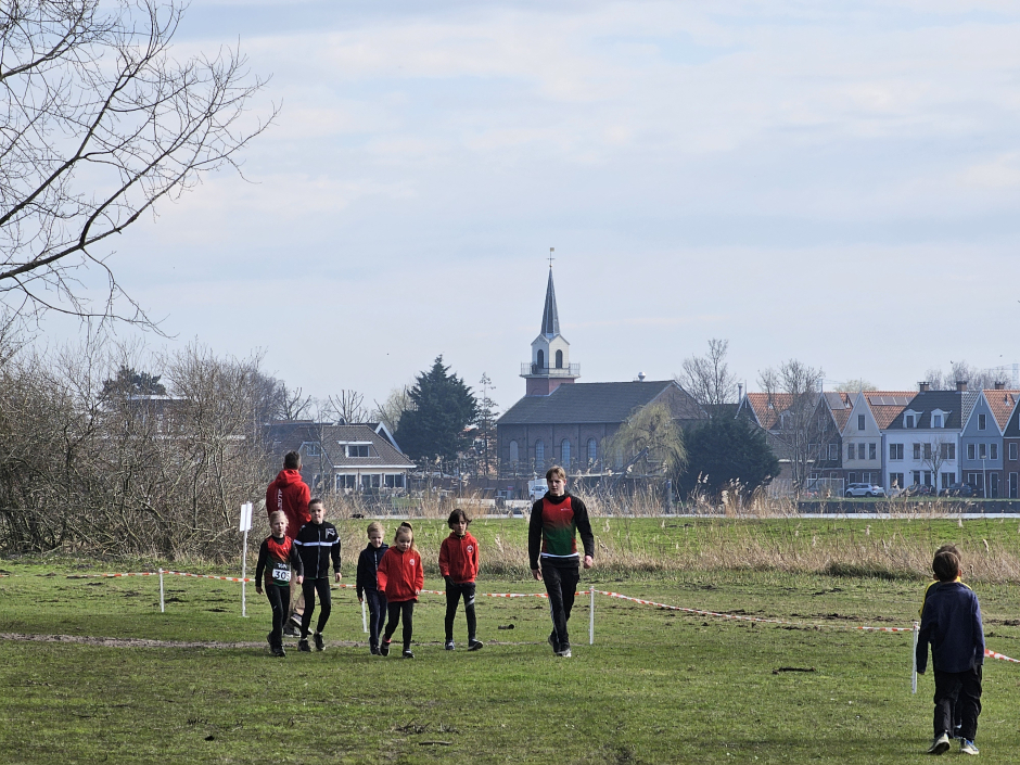 Team AVA op parcoursverkenning voor de finalecross